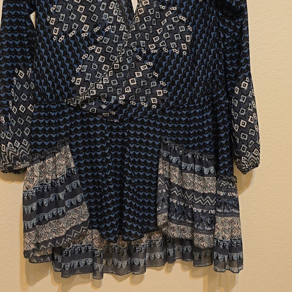 Free people sheer v neck top size medium - Picture 2 of 9